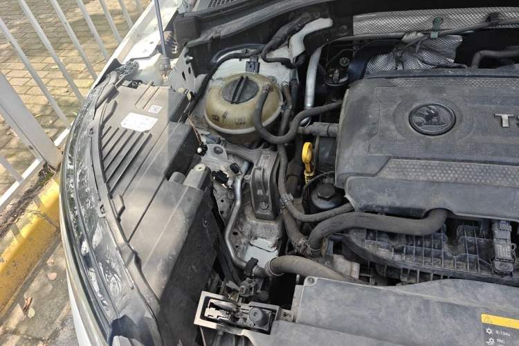 Used Skoda Kodiaq 2018 TSI380 7-Seater Four-Wheel-Drive Flagship Edition Engine Bay Right
