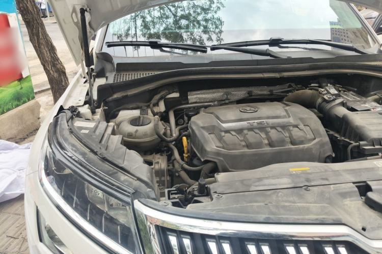 Used Skoda Kodiaq 2018 Facelifted TSI330 5-Seater Two-Wheel-Drive Comfort Edition Engine Bay Right
