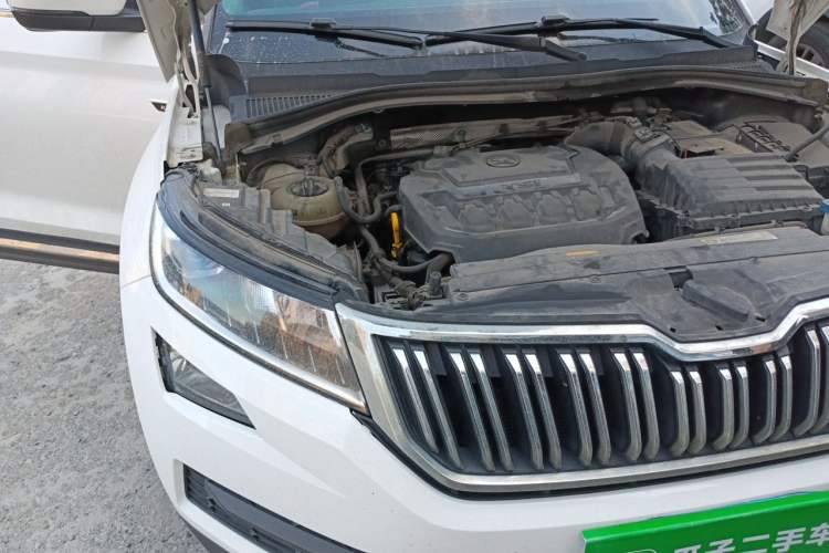 Used Skoda Kodiaq 2018 Facelifted TSI330 5-Seater Two-Wheel-Drive Comfort Edition Engine Bay Right