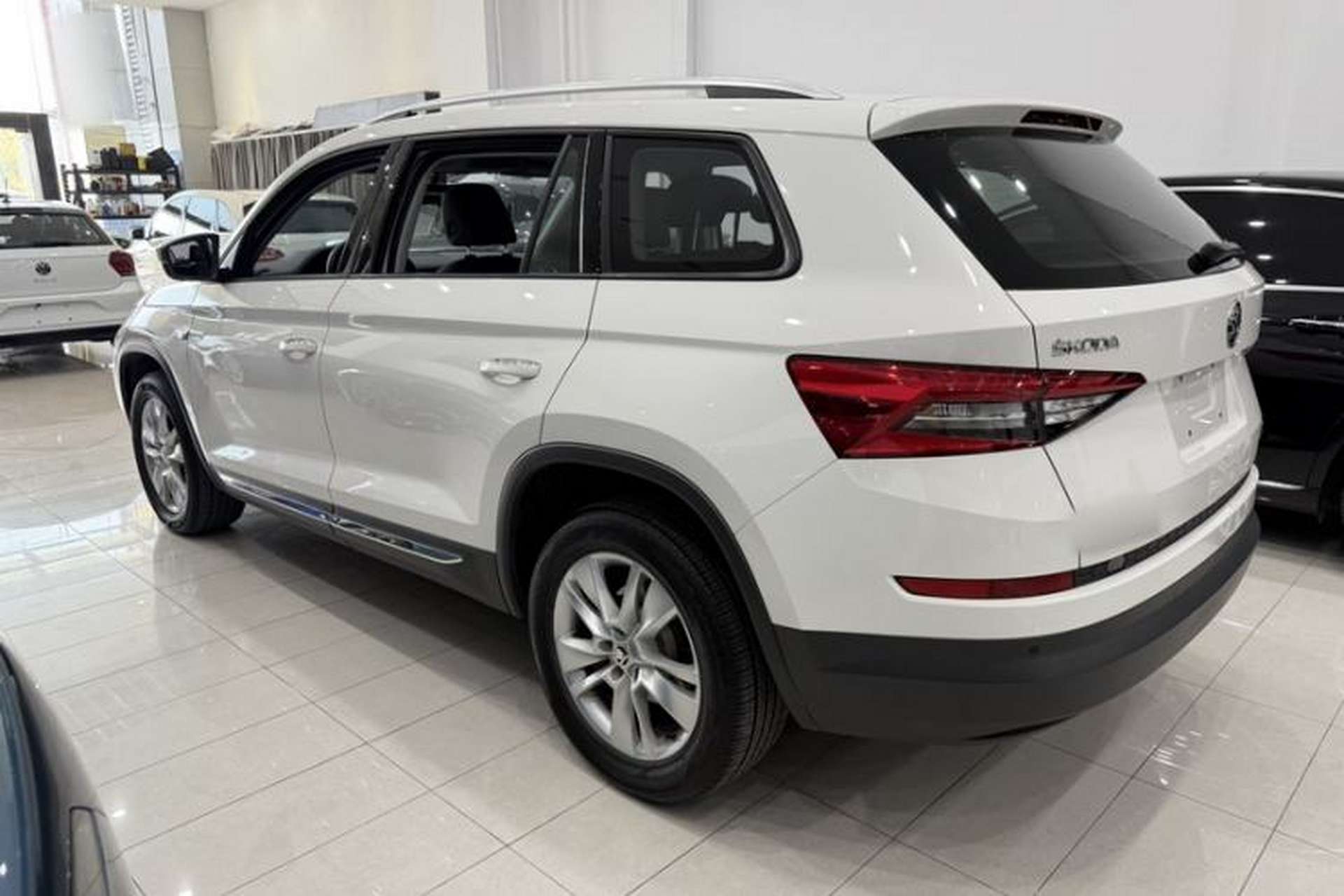 Used Skoda Kodiaq 2018 Facelifted TSI330 5-Seater Two-Wheel-Drive Comfort Edition Exterior 2