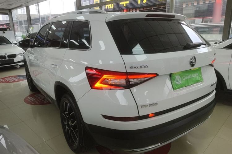 Used Skoda Kodiaq 2018 Restyled TSI330 7-Seater Two-Wheel Drive Luxury Tech Edition Exterior 2