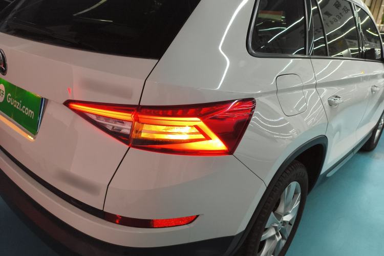 Used Skoda Kodiaq 2018 Facelifted TSI330 5-Seater Two-Wheel-Drive Comfort Edition Exterior 3