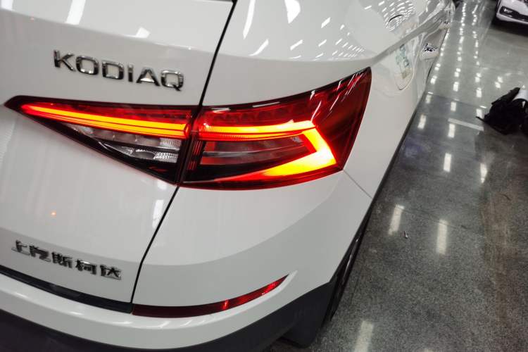 Used Skoda Kodiaq 2018 TSI330 5-Seater Two-Wheel-Drive Luxury Enjoyment Edition Exterior 3