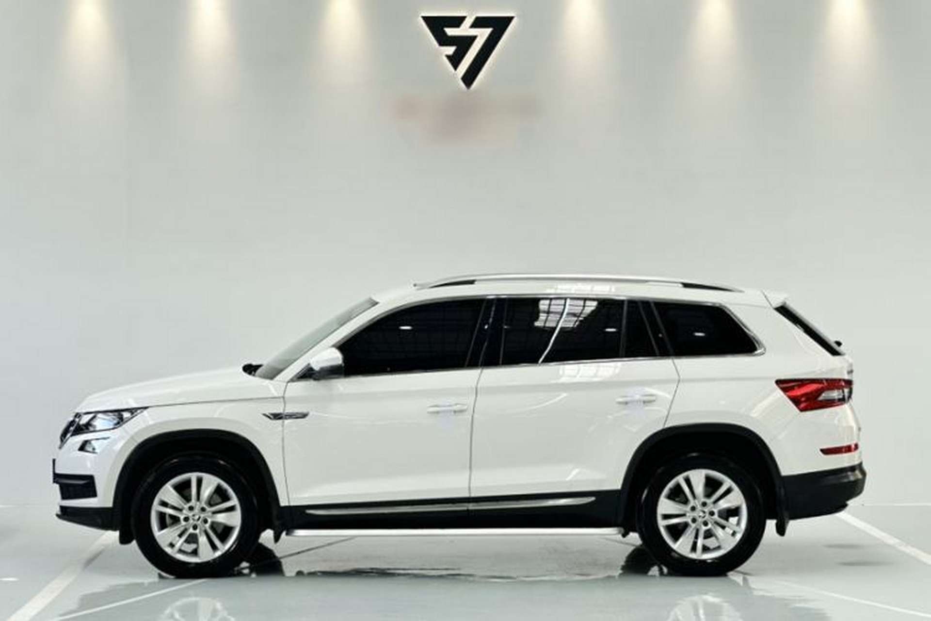 Used Skoda Kodiaq 2018 Facelifted TSI330 5-Seater Two-Wheel-Drive Comfort Edition Exterior 3