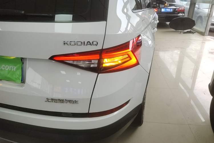 Used Skoda Kodiaq 2018 Restyled TSI330 7-Seater Two-Wheel Drive Luxury Tech Edition Exterior 3