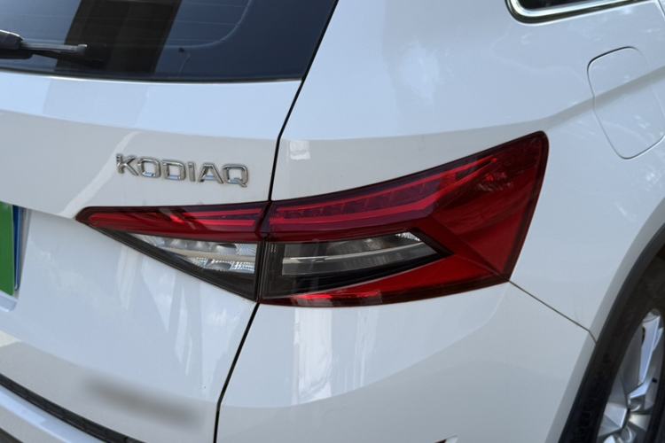 Used Skoda Kodiaq 2018 Facelifted TSI330 5-Seater Two-Wheel-Drive Luxury Enjoyment Edition Exterior 3
