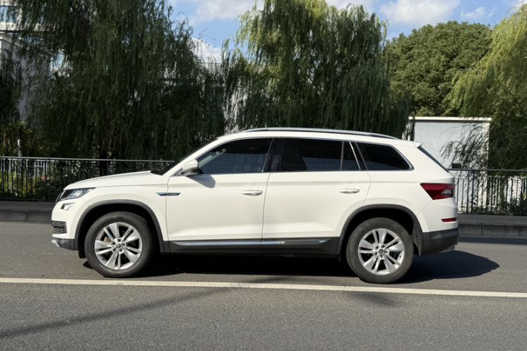 Used Skoda Kodiaq 2018 Facelifted TSI330 5-Seater Two-Wheel-Drive Luxury Enjoyment Edition Exterior 4