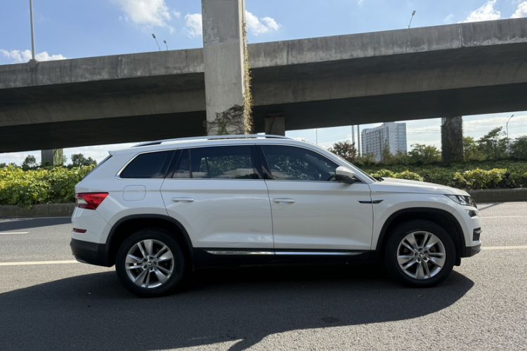 Used Skoda Kodiaq 2018 Facelifted TSI330 5-Seater Two-Wheel-Drive Luxury Enjoyment Edition Exterior 6