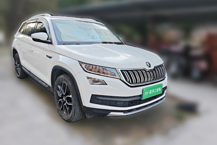 Used Skoda Kodiaq 2018 Facelifted TSI330 5-Seater Two-Wheel-Drive Luxury Enjoyment Edition Front Right 45 Deg
