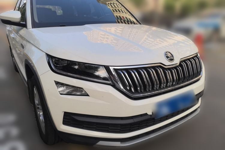 Used Skoda Kodiaq 2018 Facelifted TSI330 5-Seater Two-Wheel-Drive Luxury Enjoyment Edition Front Right 45 Deg