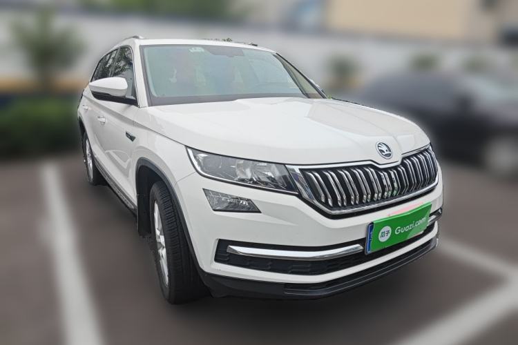 Used Skoda Kodiaq 2018 Facelifted TSI330 5-Seater Two-Wheel-Drive Comfort Edition Front Right 45 Deg