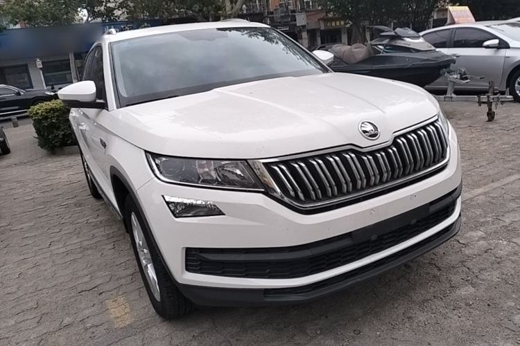 Used Skoda Kodiaq 2018 Facelifted TSI330 5-Seater Two-Wheel-Drive Comfort Edition Front Right 45 Deg