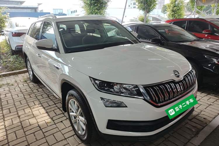 Used Skoda Kodiaq 2018 Facelifted TSI330 5-Seater Two-Wheel-Drive Comfort Edition Front Right 45 Deg