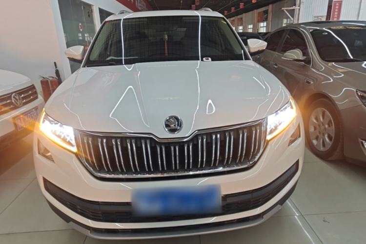 Used Skoda Kodiaq 2018 Facelifted TSI330 5-Seater Two-Wheel-Drive Luxury Enjoyment Edition Front