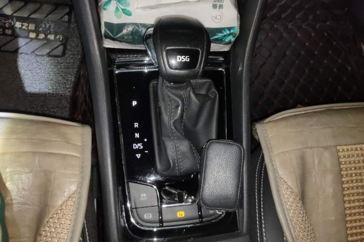 Used Skoda Kodiaq 2018 Facelifted TSI330 5-Seater Two-Wheel-Drive Luxury Enjoyment Edition Gear Lever