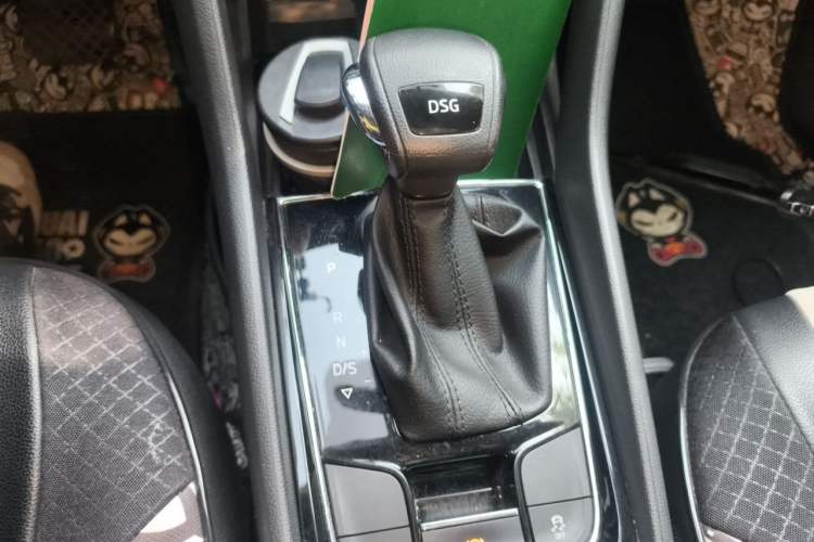 Used Skoda Kodiaq 2018 Facelifted TSI330 5-Seater Two-Wheel-Drive Comfort Edition Gear Lever