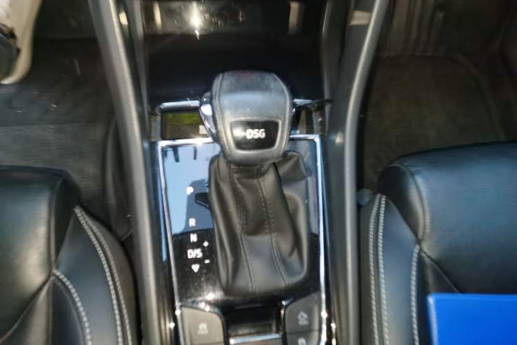 Used Skoda Kodiaq 2018 TSI380 7-Seater Four-Wheel-Drive Flagship Edition Gear Lever