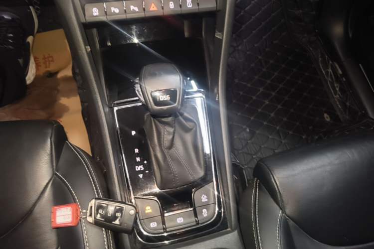 Used Skoda Kodiaq 2018 TSI380 7-Seater Four-Wheel-Drive Flagship Edition Gear Lever