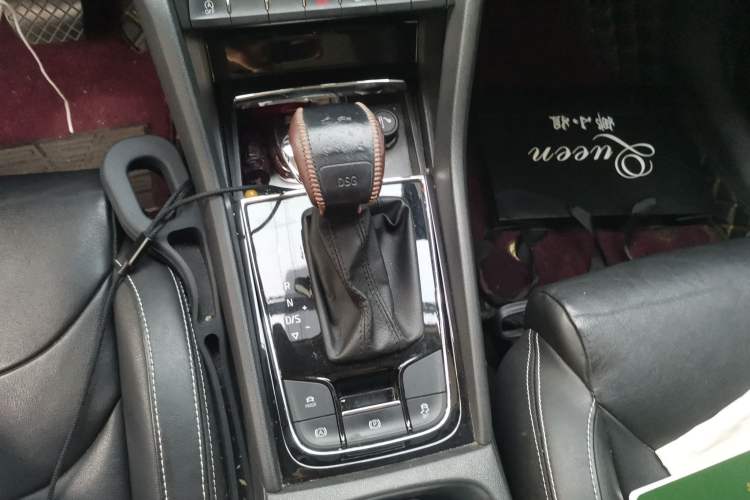 Used Skoda Kodiaq 2018 TSI330 5-Seater Two-Wheel Drive Comfort Edition Gear Lever