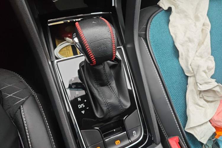 Used Skoda Kodiaq 2018 Facelifted TSI330 5-Seater Two-Wheel-Drive Comfort Edition Gear Lever
