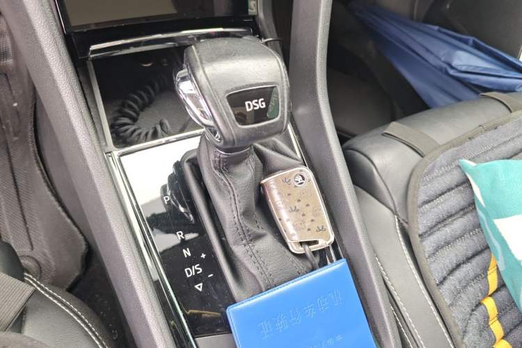 Used Skoda Kodiaq 2018 TSI380 7-Seater Four-Wheel-Drive Flagship Edition Gear Lever