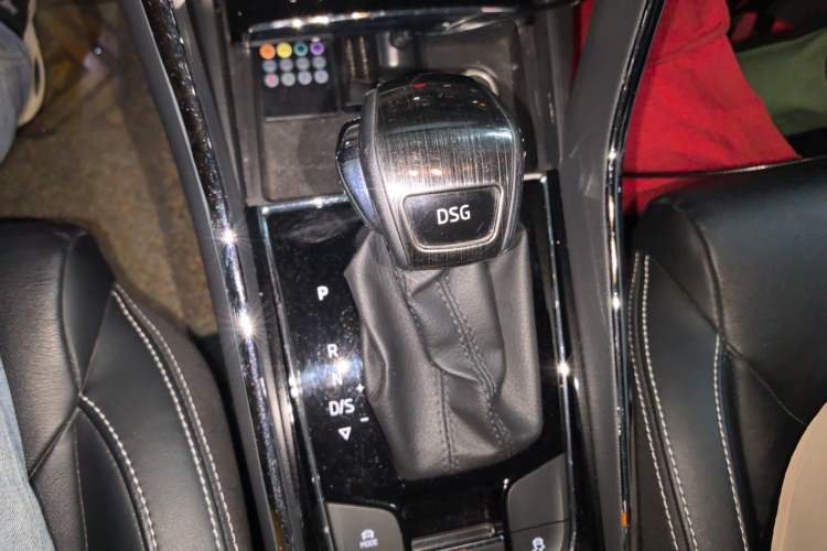 Used Skoda Kodiaq 2018 TSI330 7-Seater Two-Wheel-Drive Luxury Enjoyment Edition Gear Lever