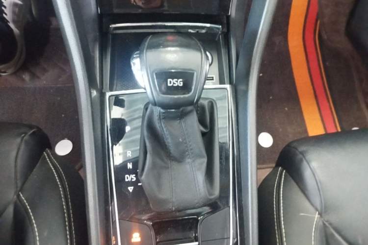 Used Skoda Kodiaq 2018 Facelifted TSI330 5-Seater Two-Wheel-Drive Luxury Enjoyment Edition Gear Lever