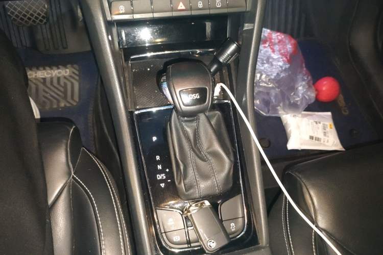 Used Skoda Kodiaq 2018 Facelifted TSI330 5-Seater Two-Wheel-Drive Luxury Enjoyment Edition Gear Lever