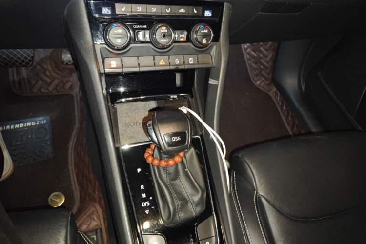 Used Skoda Kodiaq 2018 Facelifted TSI330 5-Seater Two-Wheel-Drive Luxury Enjoyment Edition Gear Lever