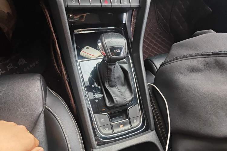 Used Skoda Kodiaq 2018 TSI330 7-Seater Two-Wheel-Drive Luxury Enjoyment Edition Gear Lever
