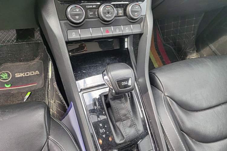 Used Skoda Kodiaq 2018 Facelifted TSI330 5-Seater Two-Wheel-Drive Luxury Enjoyment Edition Gear Lever