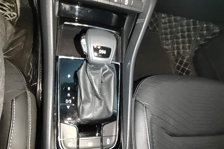 Used Skoda Kodiaq 2018 Facelifted TSI330 5-Seater Two-Wheel-Drive Comfort Edition Gear Lever