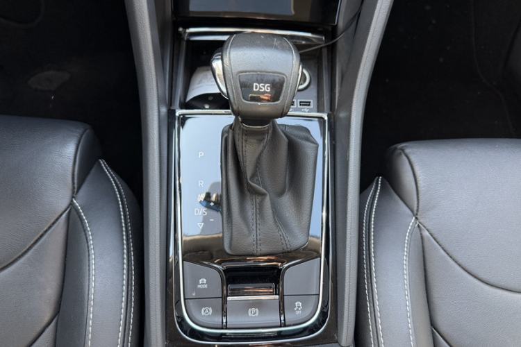 Used Skoda Kodiaq 2018 Facelifted TSI330 5-Seater Two-Wheel-Drive Luxury Enjoyment Edition Gear Lever