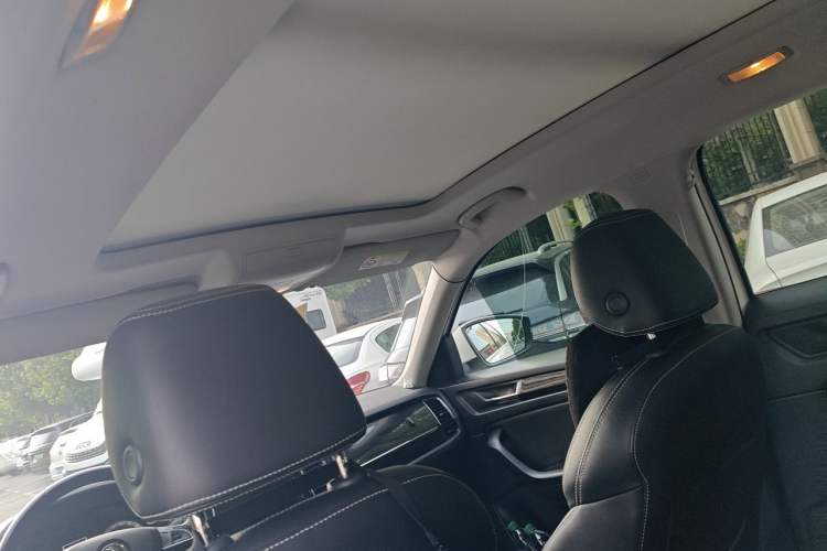 Used Skoda Kodiaq 2018 Facelifted TSI330 5-Seater Two-Wheel-Drive Luxury Enjoyment Edition Headliner