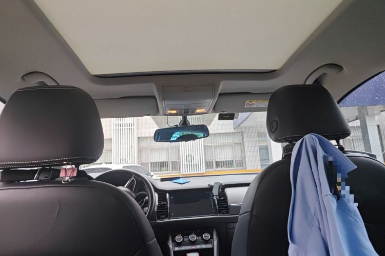 Used Skoda Kodiaq 2018 Facelifted TSI330 5-Seater Two-Wheel-Drive Comfort Edition Headliner