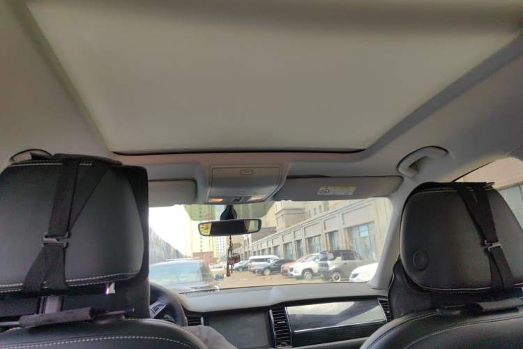 Used Skoda Kodiaq 2018 TSI330 5-Seater Two-Wheel-Drive Luxury Enjoyment Edition Headliner