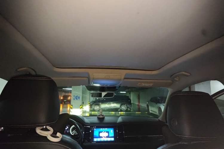 Used Skoda Kodiaq 2018 Facelifted TSI330 5-Seater Two-Wheel-Drive Luxury Enjoyment Edition Headliner