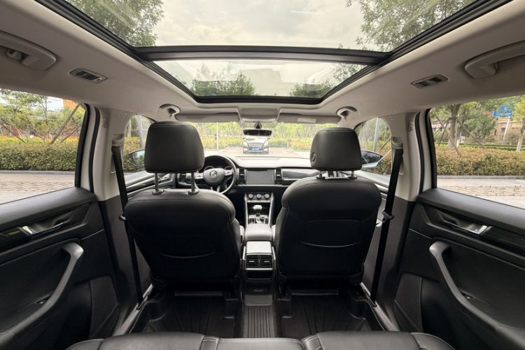 Used Skoda Kodiaq 2018 Facelifted TSI330 5-Seater Two-Wheel-Drive Luxury Enjoyment Edition Headliner