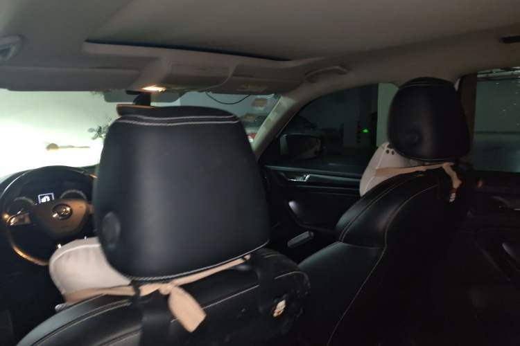 Used Skoda Kodiaq 2018 Facelifted TSI330 5-Seater Two-Wheel-Drive Luxury Enjoyment Edition Headliner