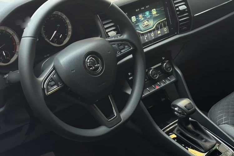 Used Skoda Kodiaq 2018 Facelifted TSI330 5-Seater Two-Wheel-Drive Comfort Edition Interior 1