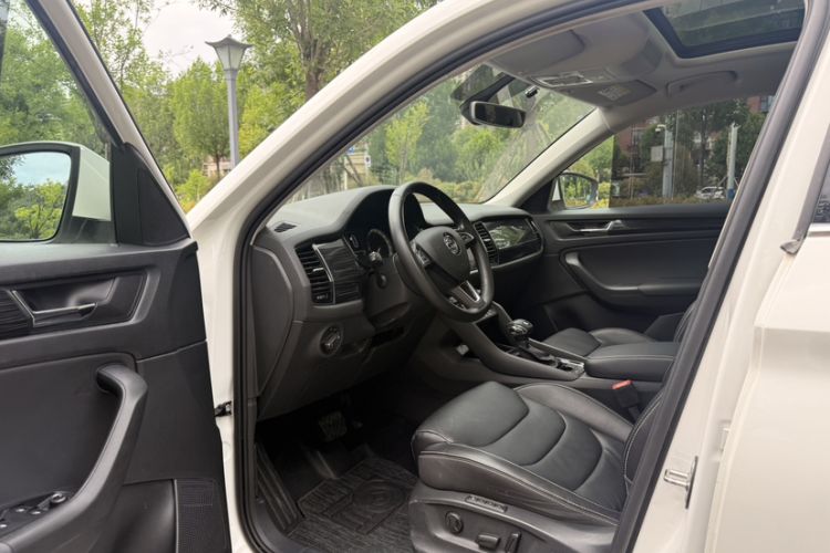 Used Skoda Kodiaq 2018 Facelifted TSI330 5-Seater Two-Wheel-Drive Luxury Enjoyment Edition Interior 1