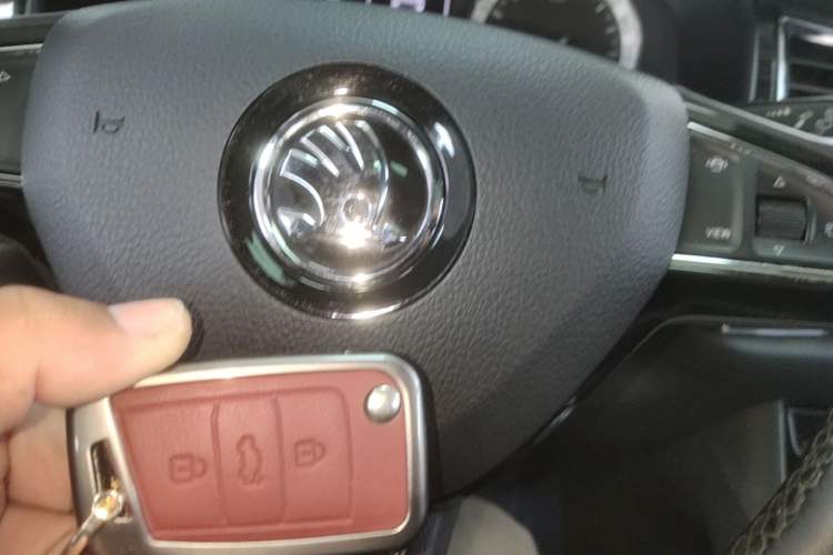 Used Skoda Kodiaq 2018 Restyled TSI330 7-Seater Two-Wheel Drive Luxury Tech Edition Interior 1