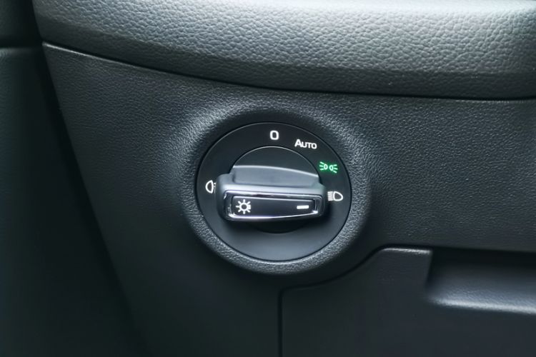 Used Skoda Kodiaq 2018 TSI330 7-Seater Two-Wheel-Drive Luxury Enjoyment Edition Interior 10