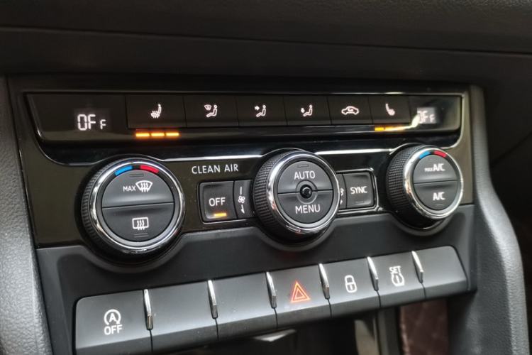 Used Skoda Kodiaq 2018 TSI330 7-Seater Two-Wheel-Drive Luxury Enjoyment Edition Interior 12