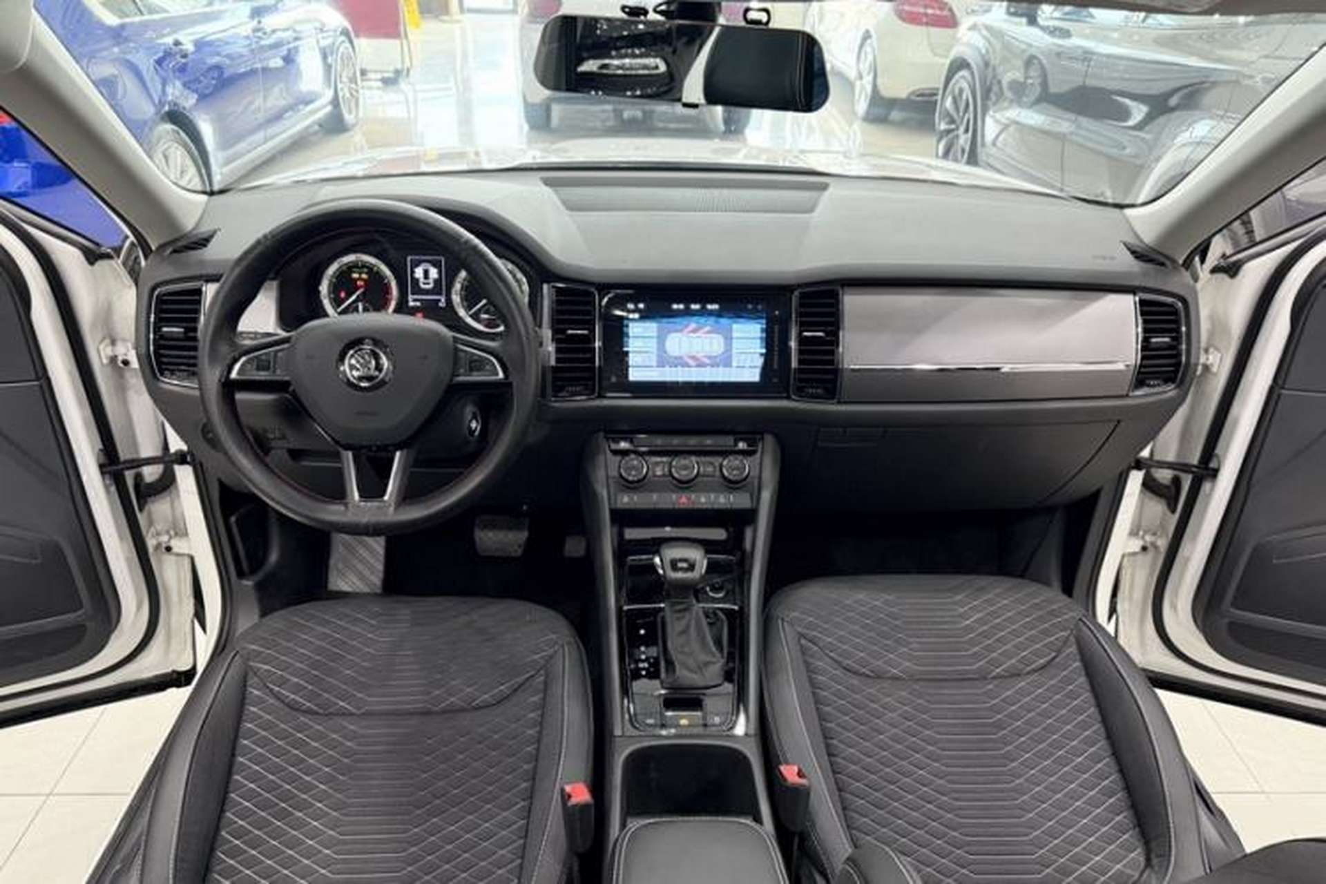 Used Skoda Kodiaq 2018 Facelifted TSI330 5-Seater Two-Wheel-Drive Comfort Edition Interior 2