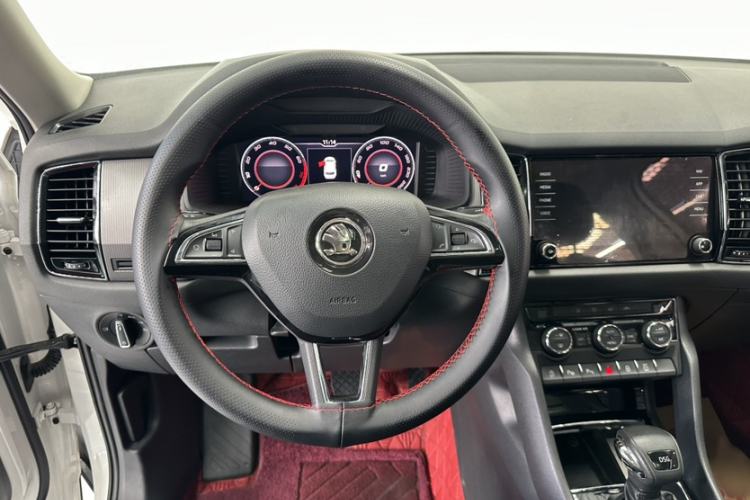 Used Skoda Kodiaq 2018 Facelifted TSI330 5-Seater Two-Wheel-Drive Comfort Edition Interior 2