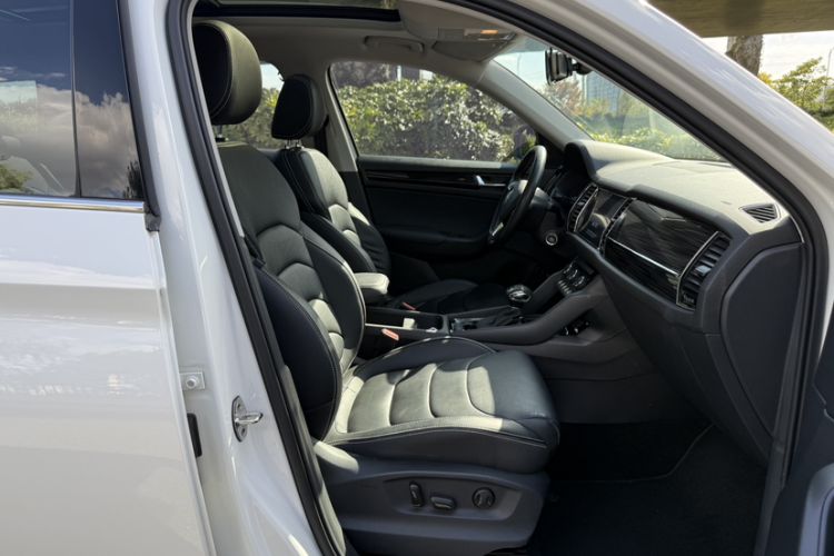 Used Skoda Kodiaq 2018 Facelifted TSI330 5-Seater Two-Wheel-Drive Luxury Enjoyment Edition Interior 2