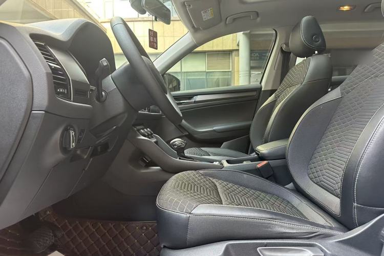 Used Skoda Kodiaq 2018 Facelifted TSI330 5-Seater Two-Wheel-Drive Comfort Edition Interior 3
