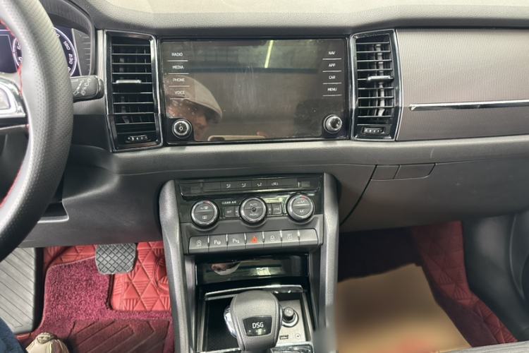 Used Skoda Kodiaq 2018 Facelifted TSI330 5-Seater Two-Wheel-Drive Comfort Edition Interior 3