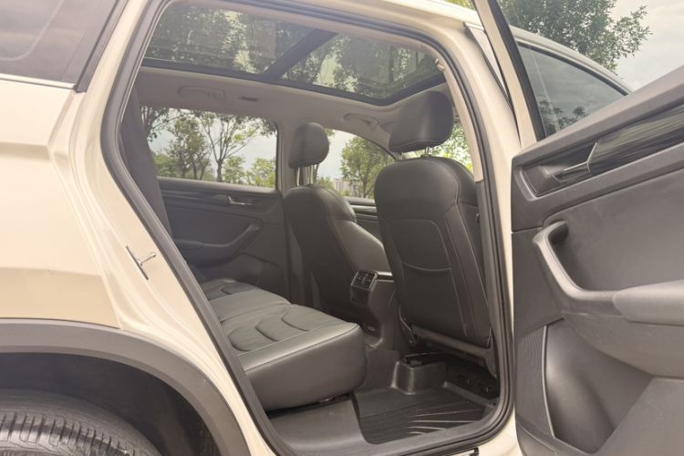 Used Skoda Kodiaq 2018 Facelifted TSI330 5-Seater Two-Wheel-Drive Luxury Enjoyment Edition Interior 4